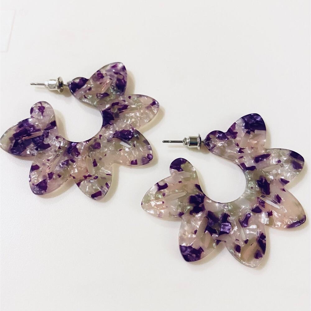 Acrylic Pinking Hoop Earrings